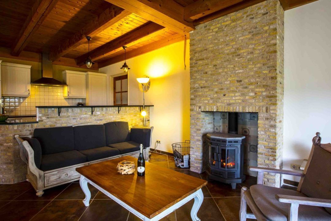 Holiday Home Hooischuur
