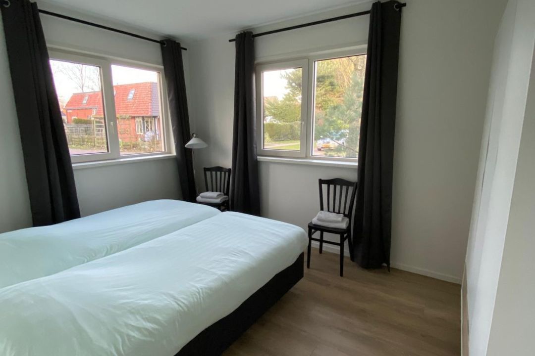 Room rental Compositae