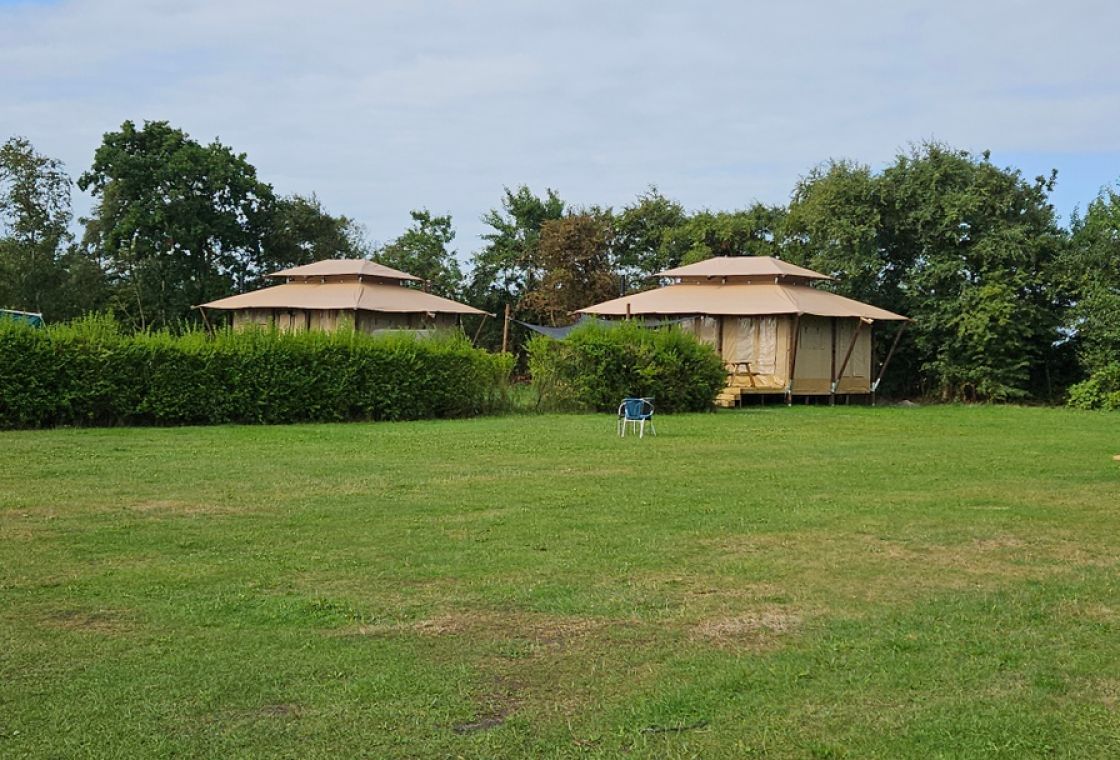 Safari Tent Eive – Modern Glamping Comfort for 4