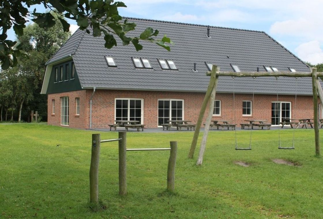 Straunstrúnder ( up to 32 people)